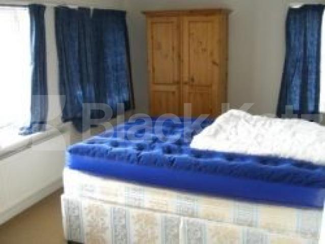 			1 Bedroom, 1 bath, 1 reception Flat			 Chancellors Lofts, CROUCH END N8